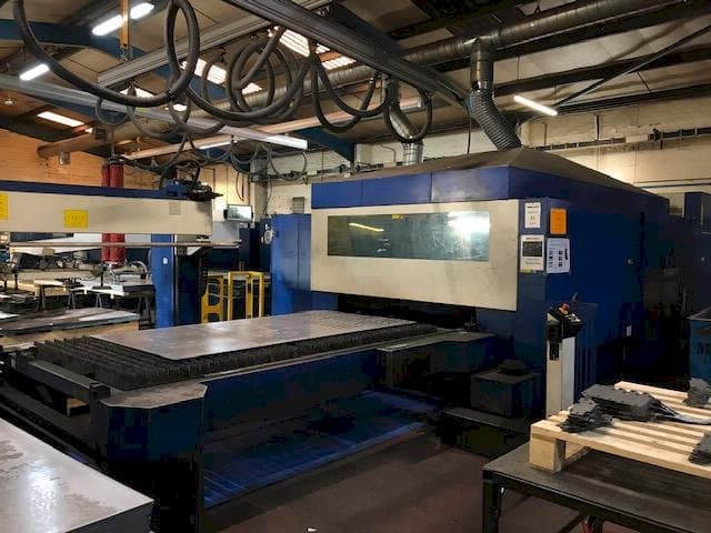 Frontansicht der Trumpf Traumatic L 3050 Maschine