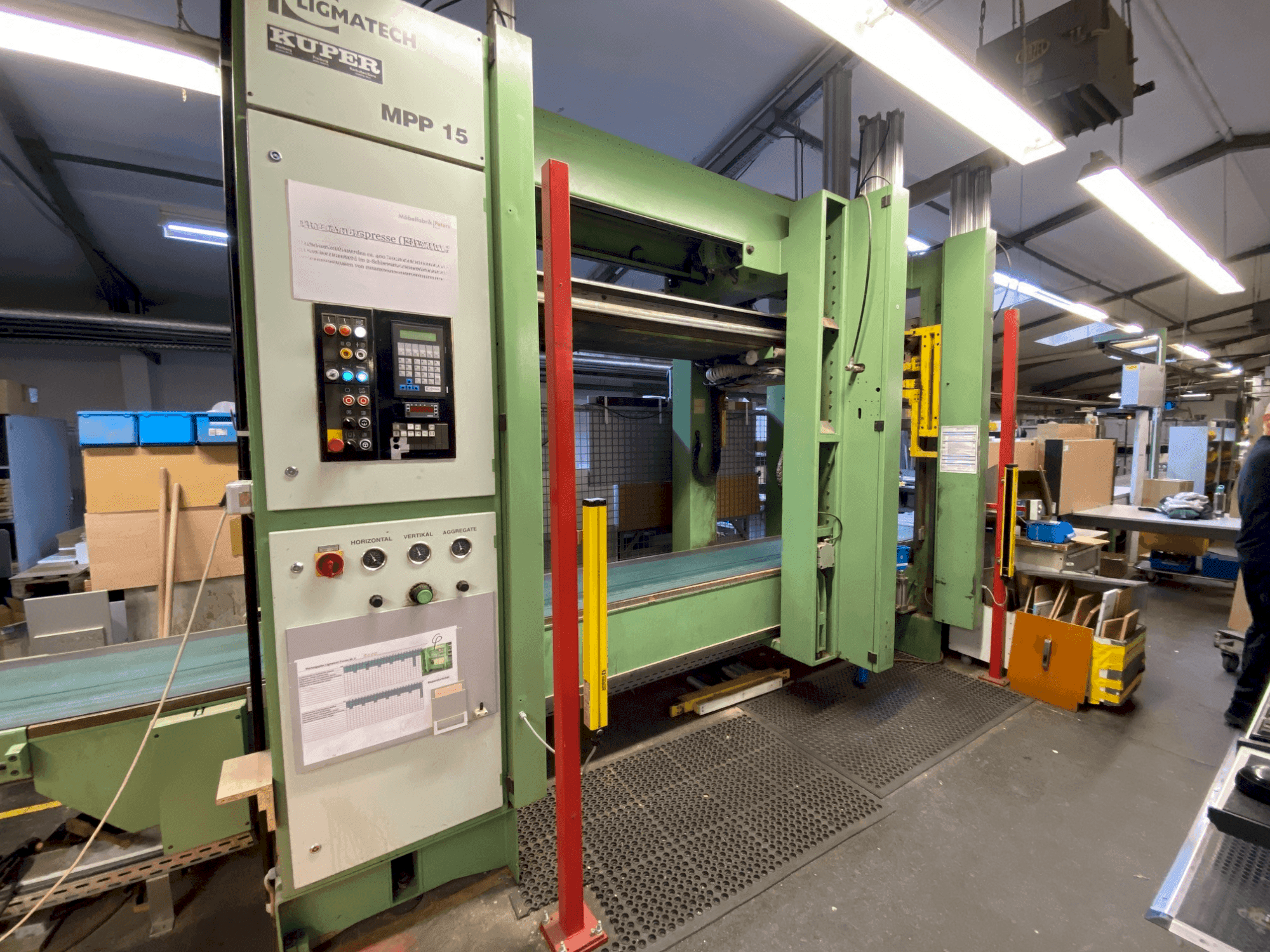 Frontansicht der LIGMATECH MPP 15  Maschine