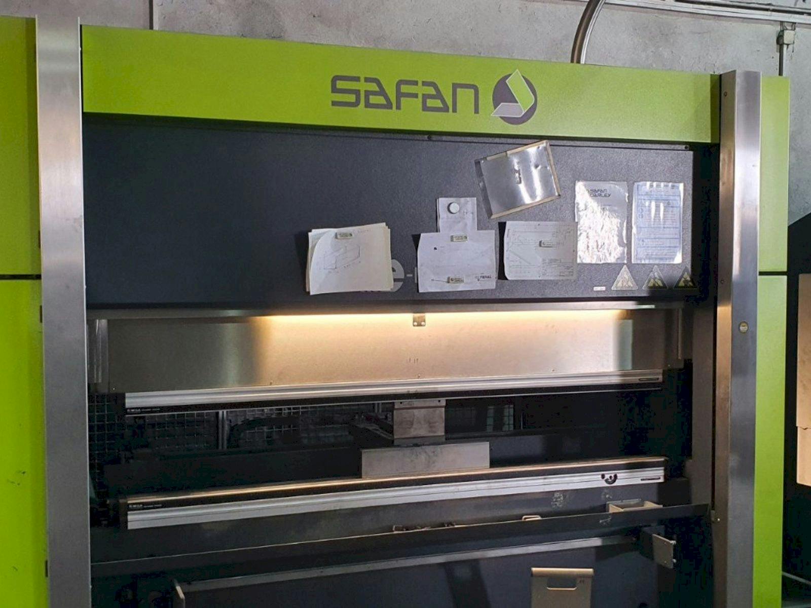 Frontansicht der Safan E-brake 50-2050  Maschine