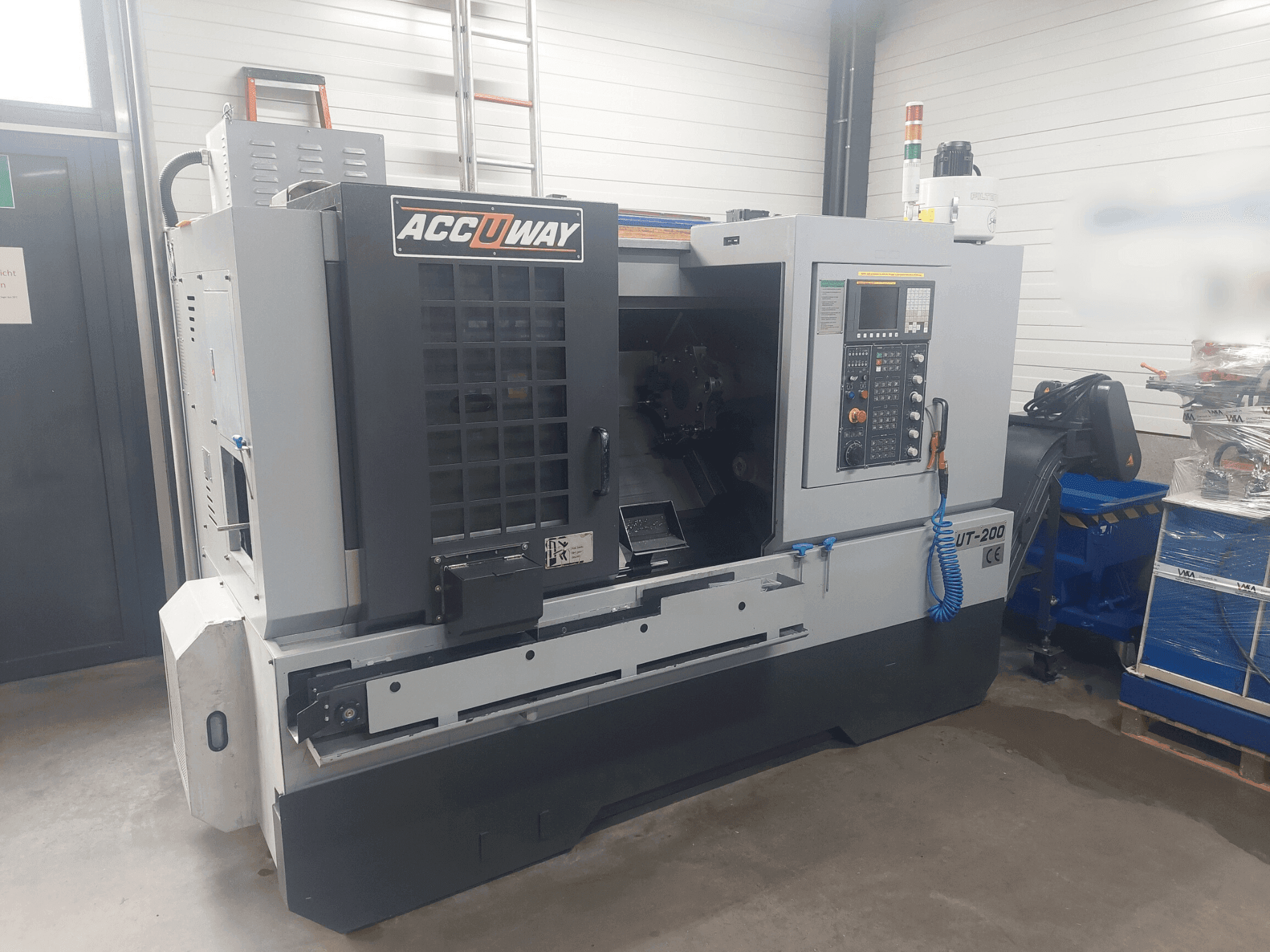 Frontansicht der ACCUWAY UT-200  Maschine