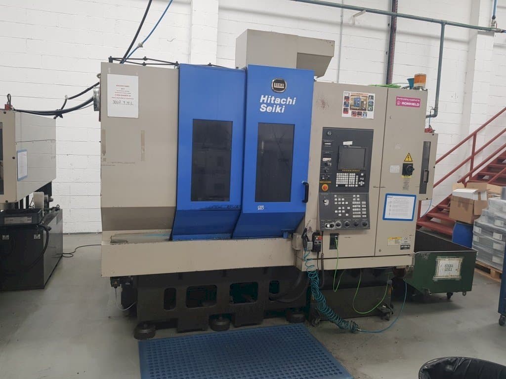 Frontansicht der HITACHI SEIKI VS50 Maschine