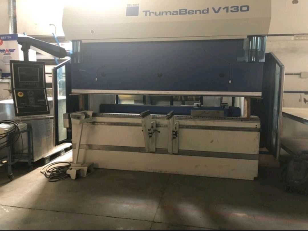 Frontansicht der Trumpf TrumaBend V130 Maschine