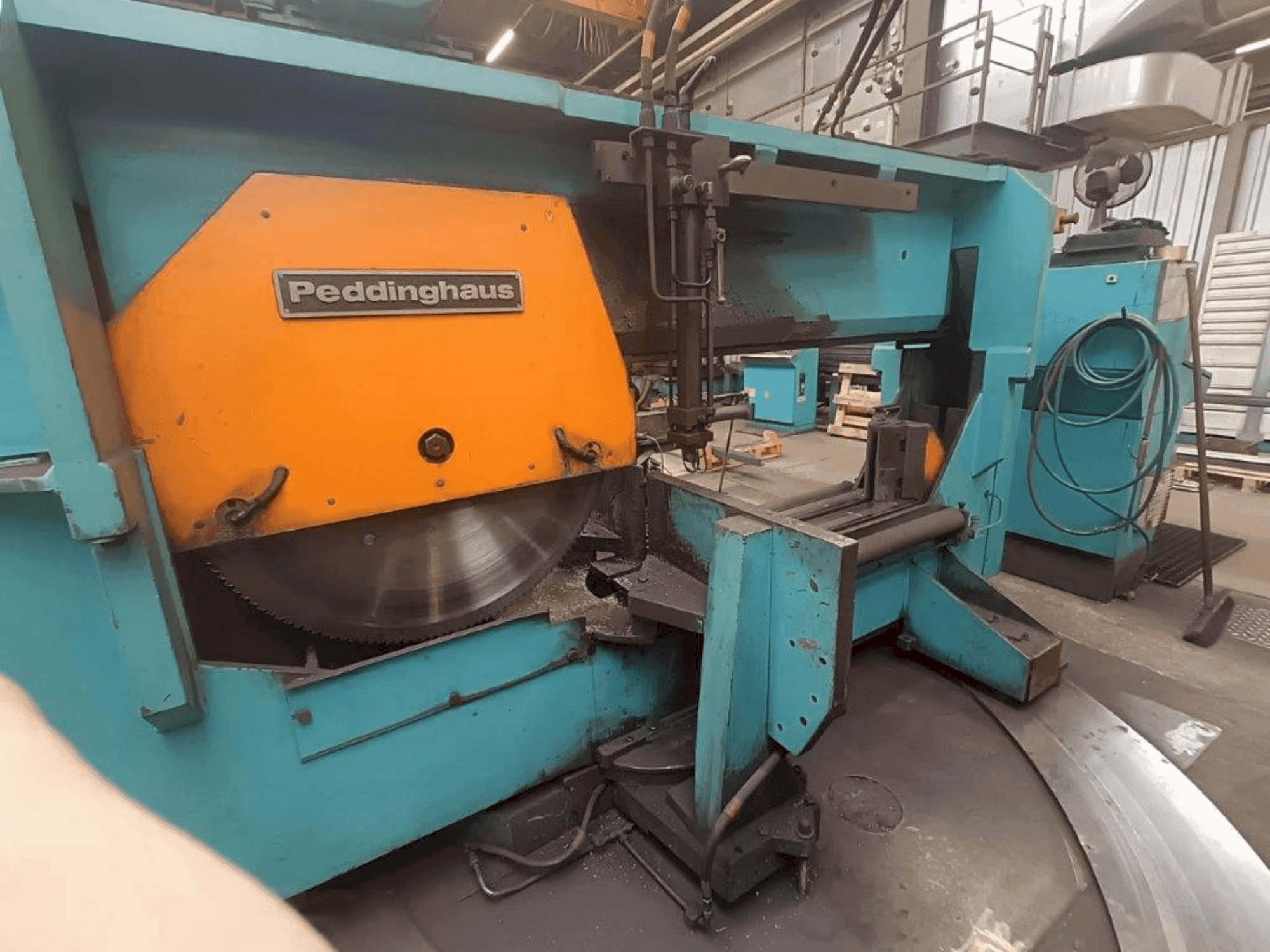 Frontansicht der Peddinghaus TDK 1000/9E  Maschine
