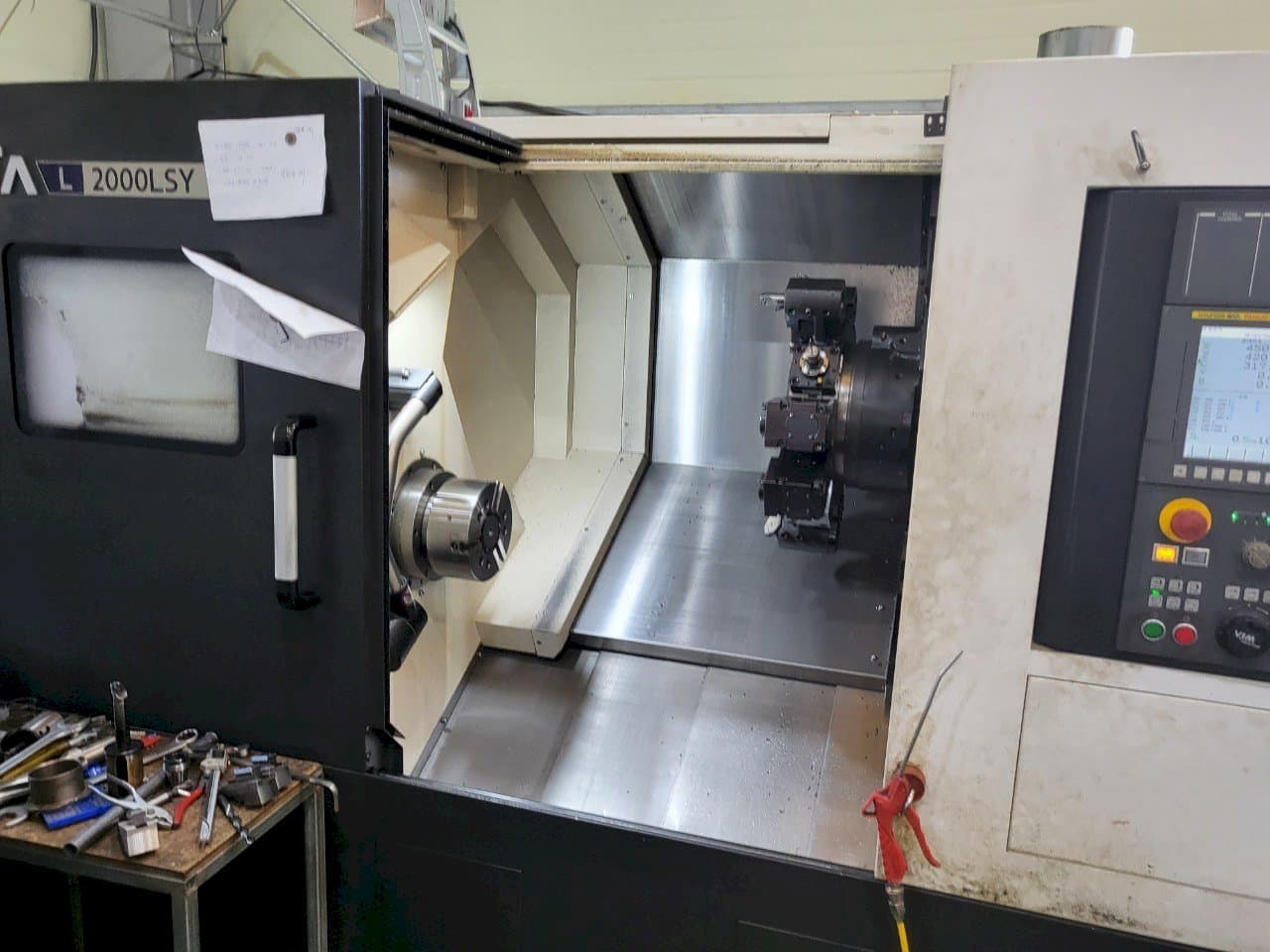 Frontansicht der Hyundai Wia L2000LSY Maschine