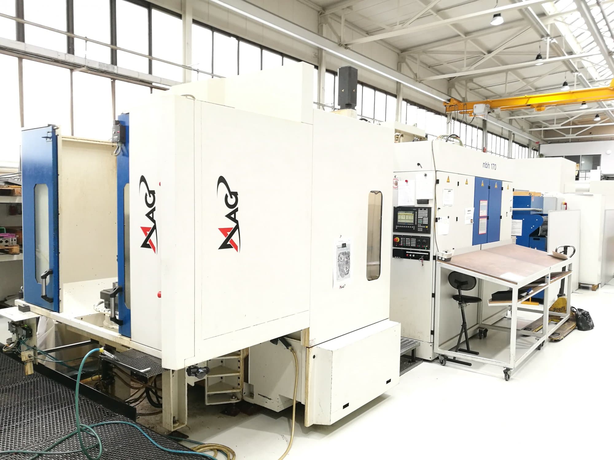 Linke Ansicht der Hueller Hille NBH 170 Maschine