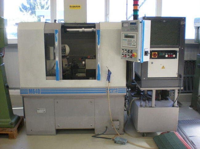 Frontansicht der Monnier & Zahner M640 Maschine