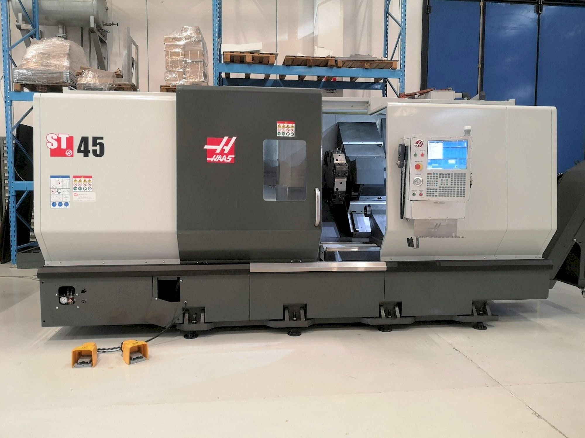 Frontansicht der HAAS ST-45 Maschine