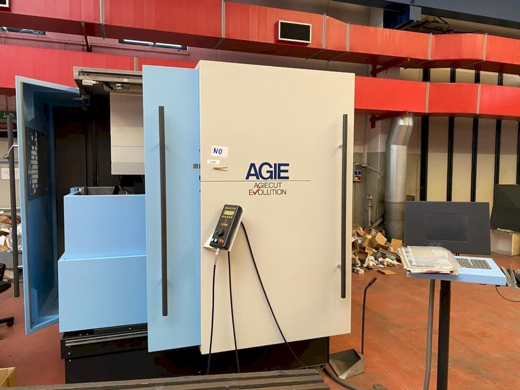 Frontansicht der AGIE AGIEMATIC + AGIEPULS 60 HSF Maschine