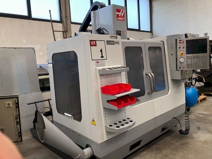 Frontansicht der HAAS VF1 SS Maschine