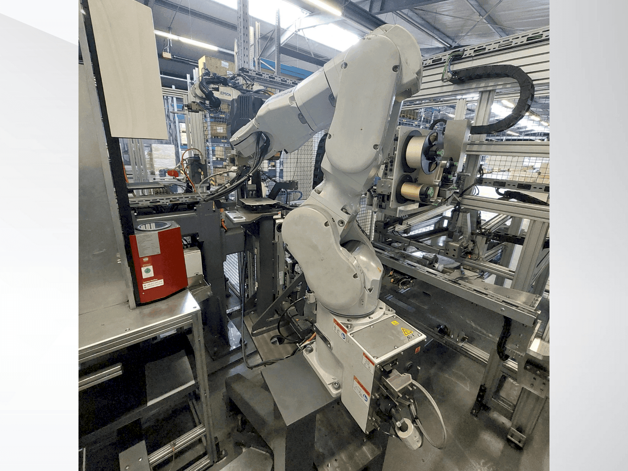 Frontansicht der EPSON C8A-901 S Maschine