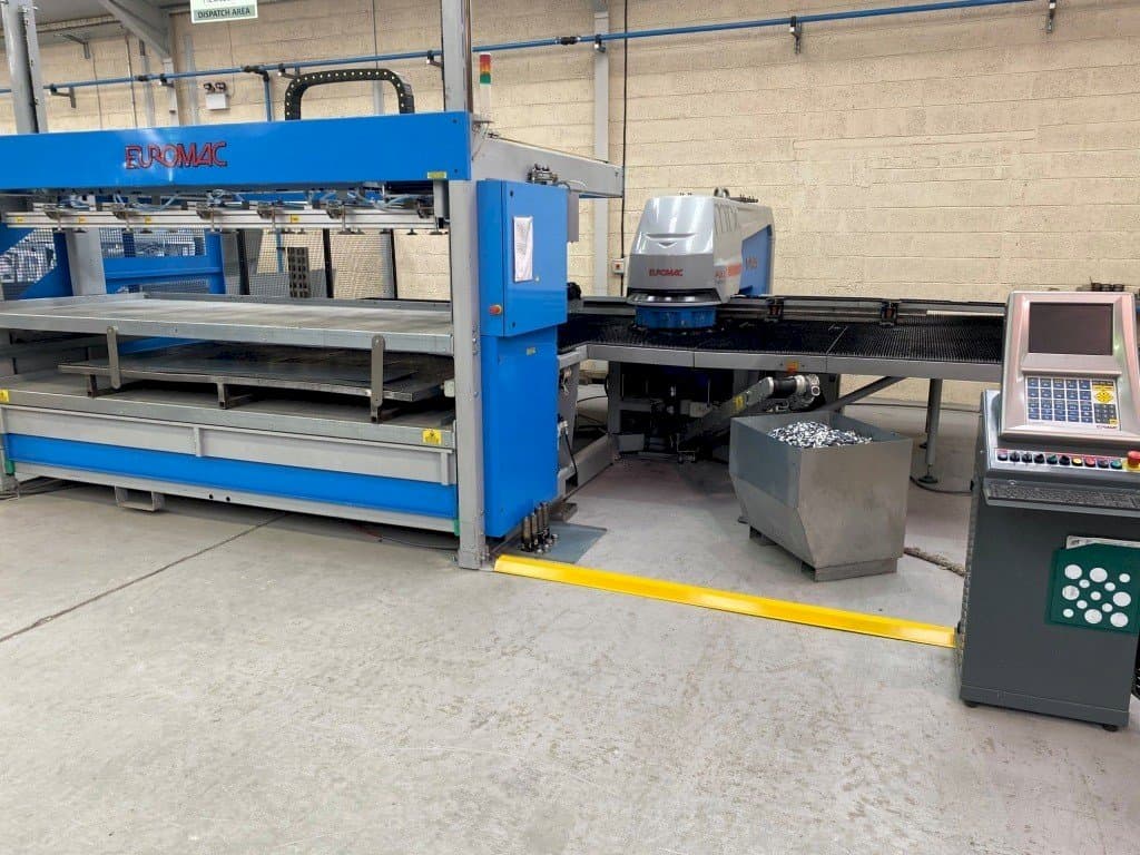 Frontansicht der Euromac MTX Flex 12 Hybrid Maschine
