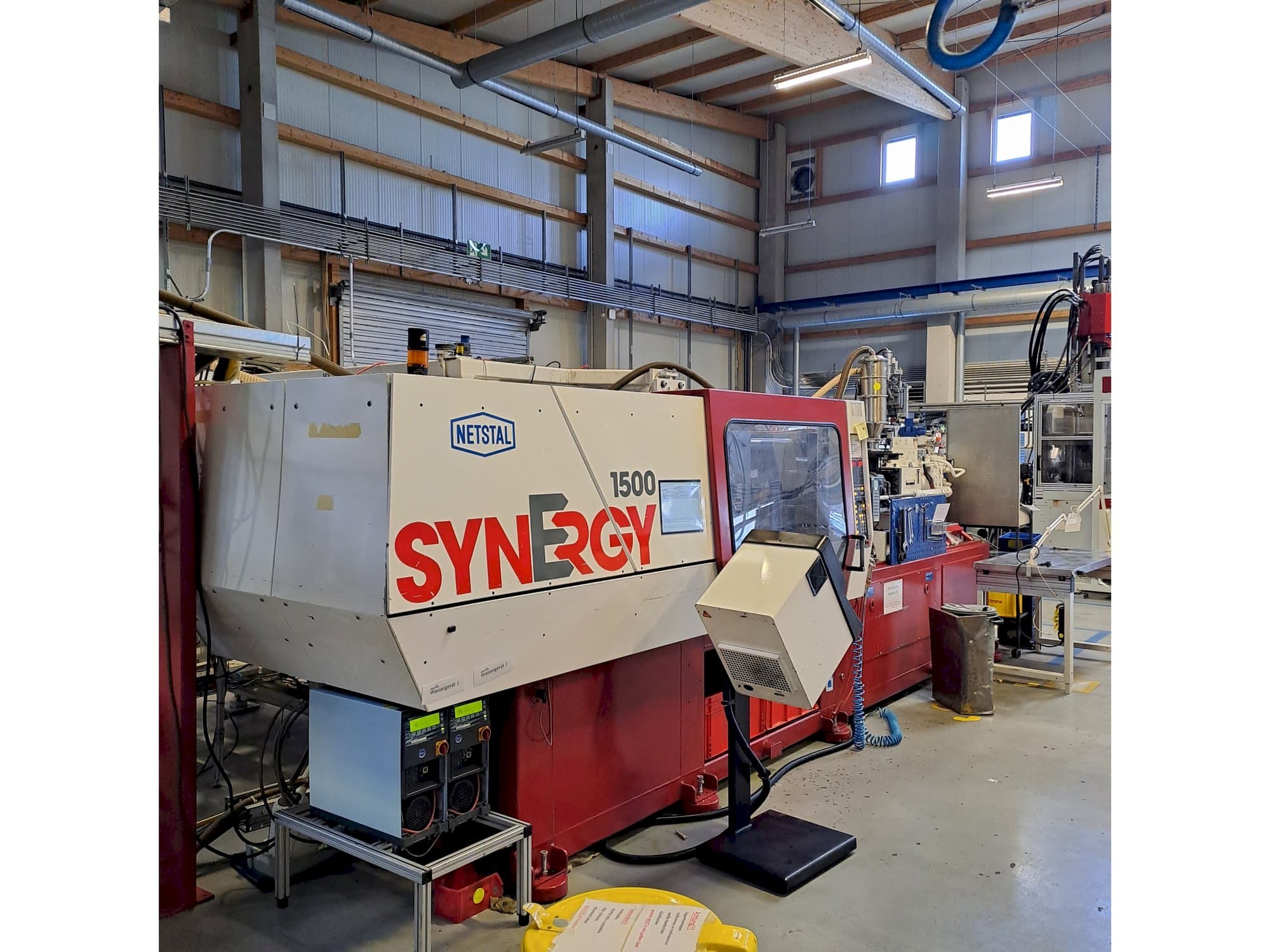 Frontansicht der Netstal S 1500 - 460 Maschine