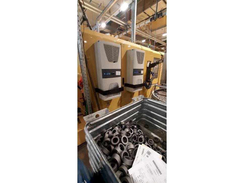 Frontansicht der TAJMAC-ZPS SAL 100/4 Maschine