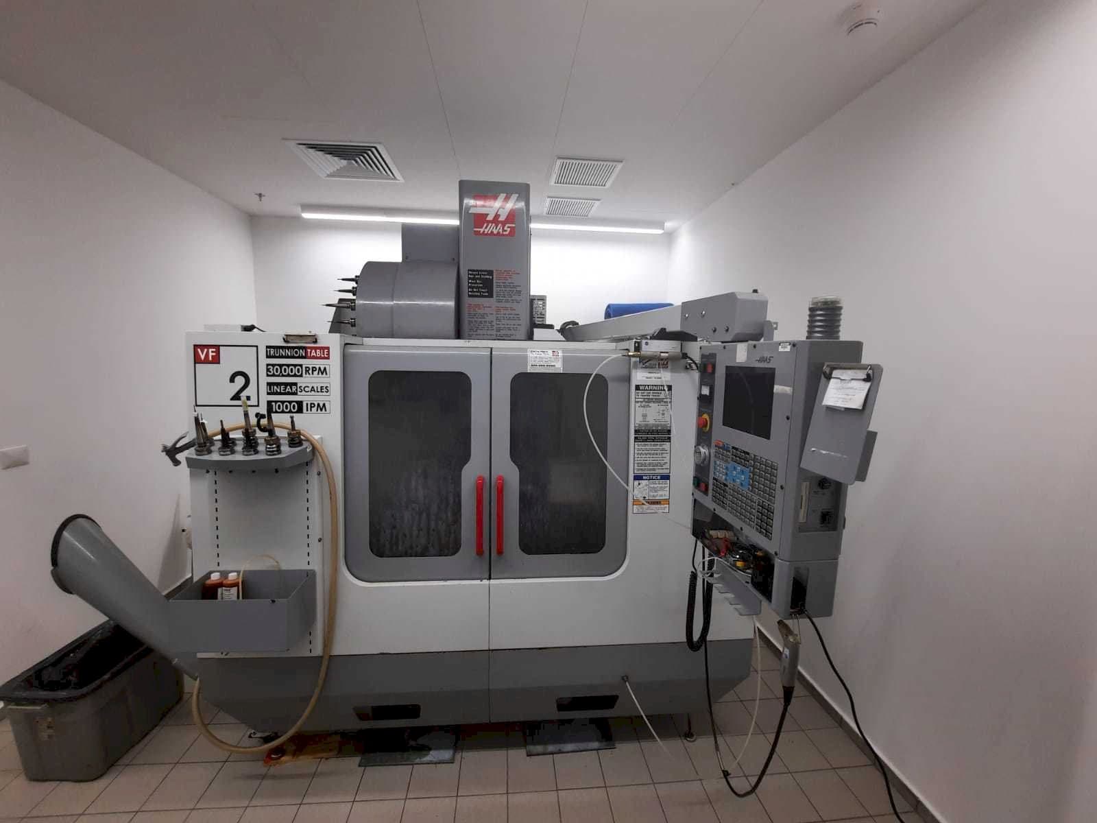 Frontansicht der HAAS VF2 Maschine