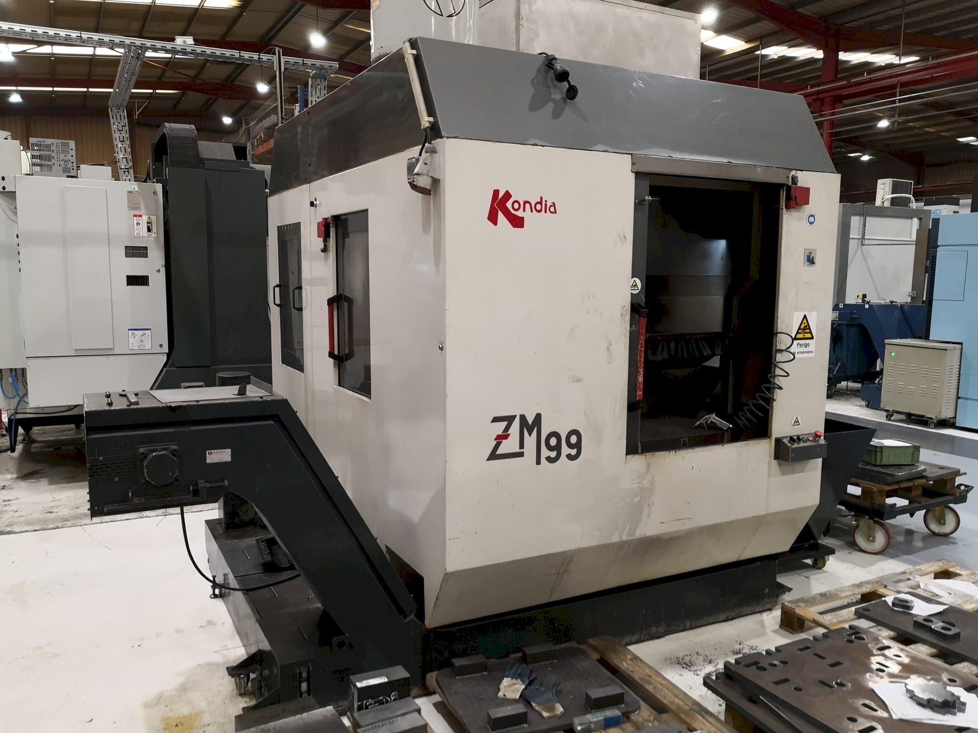 Frontansicht der KONDIA ZM99  Maschine