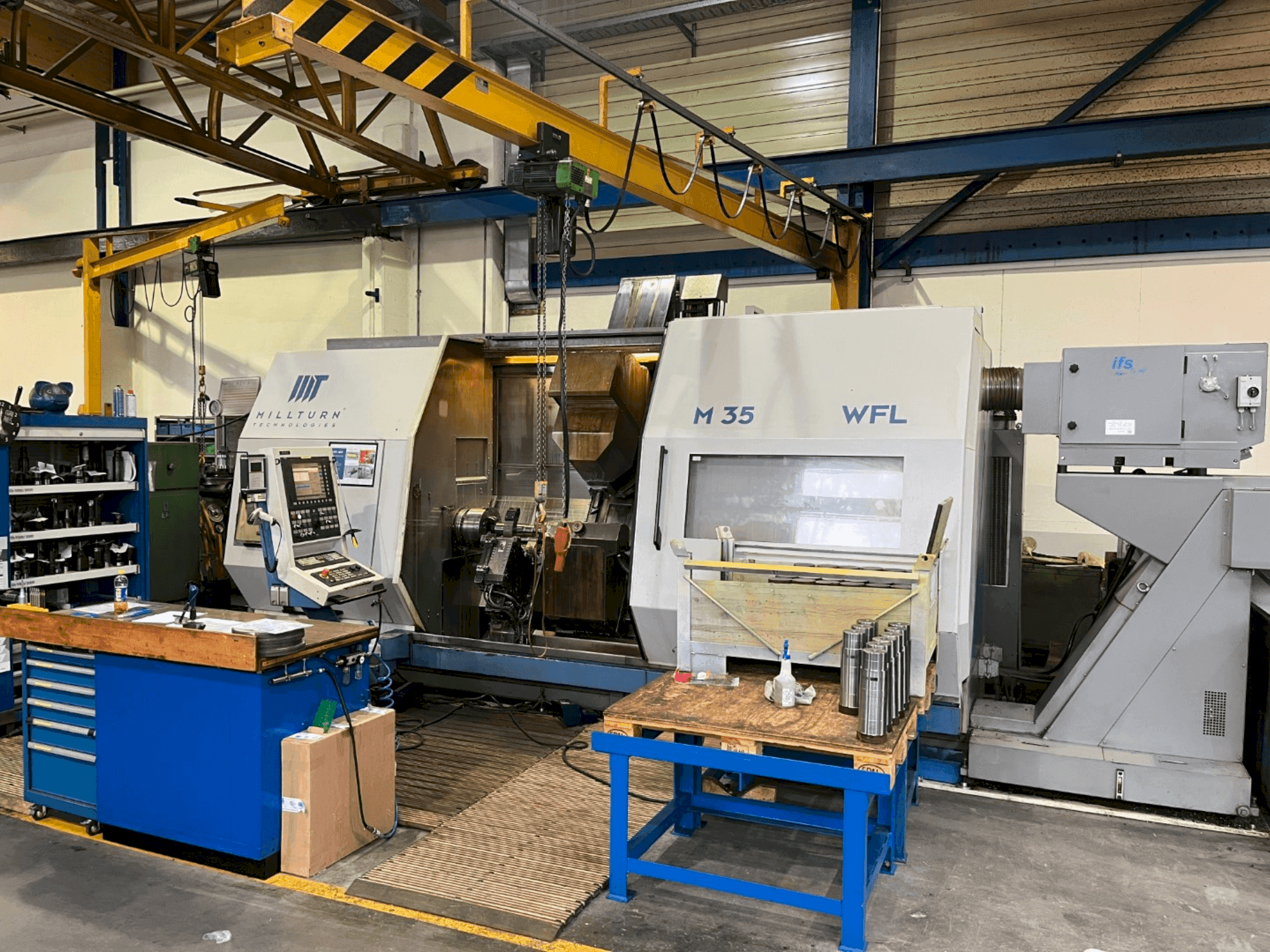 Frontansicht der WFL M-35  Maschine