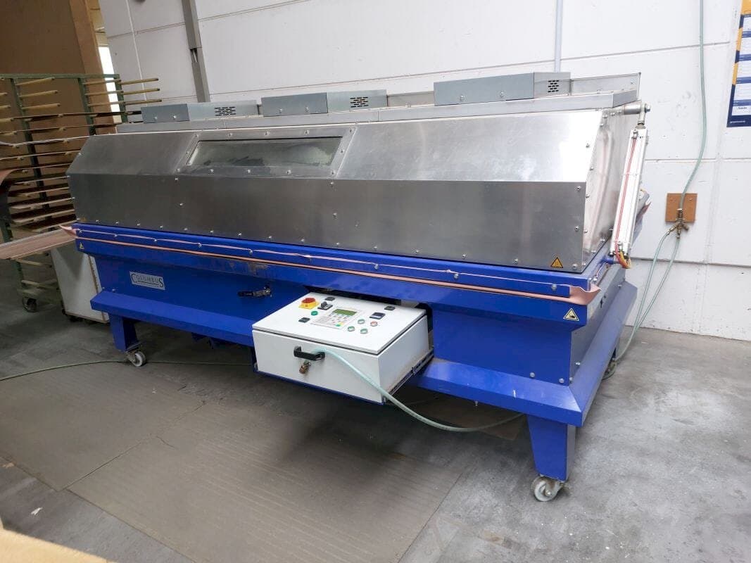 Frontansicht der Columbus MULTIMAT Maschine