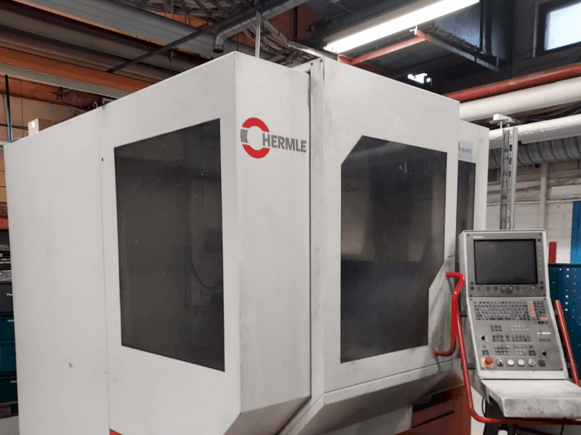 Frontansicht der HERMLE U 740  Maschine