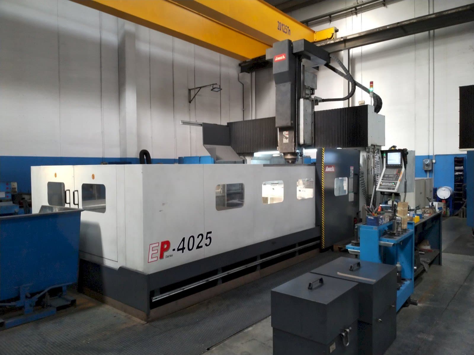 Frontansicht der AWEA EP-4025 Maschine