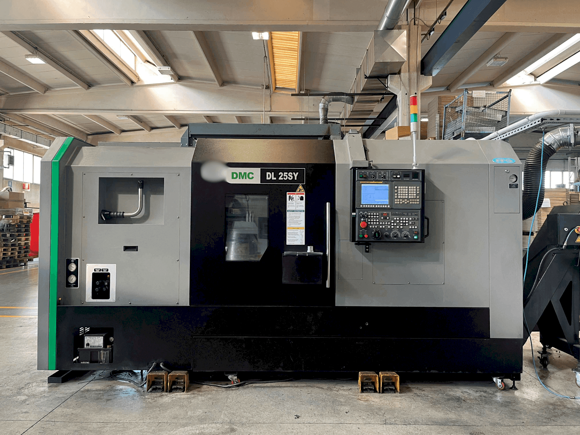Frontansicht der FFG DMC DL 25SY  Maschine