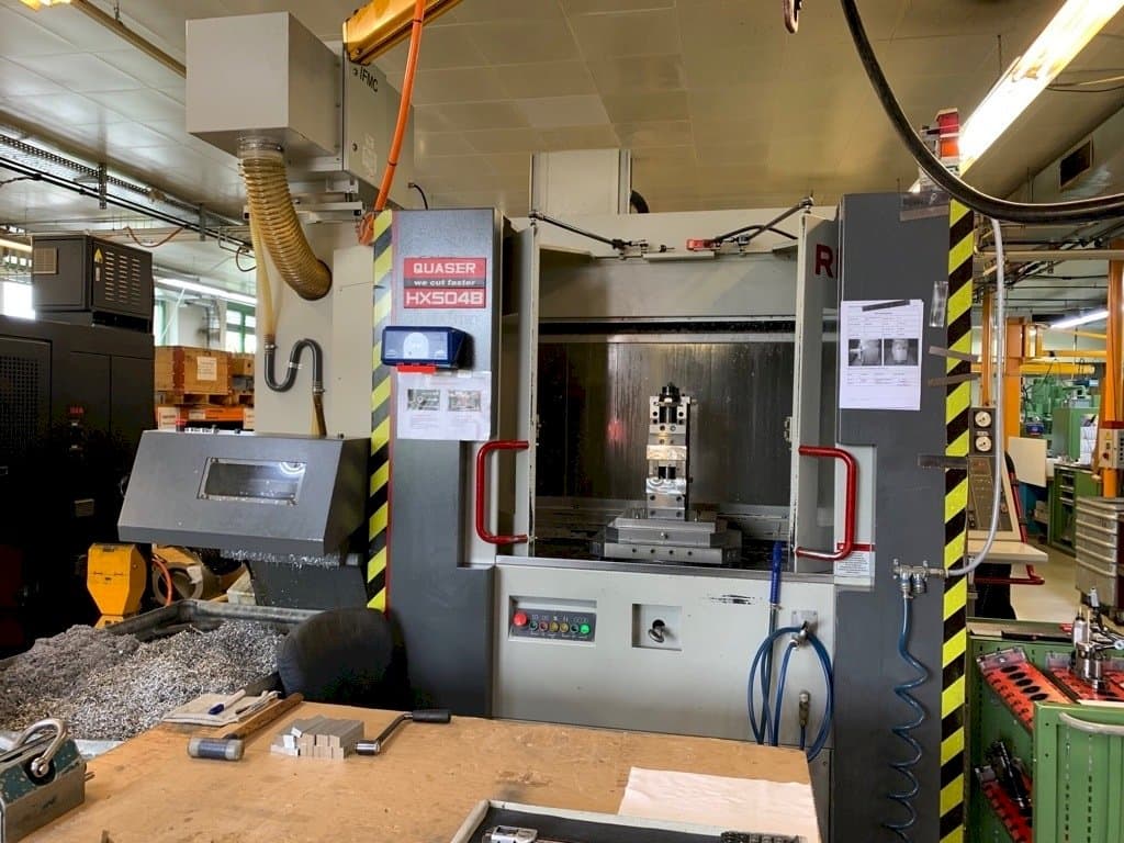 Frontansicht der Quaser HX504B Maschine