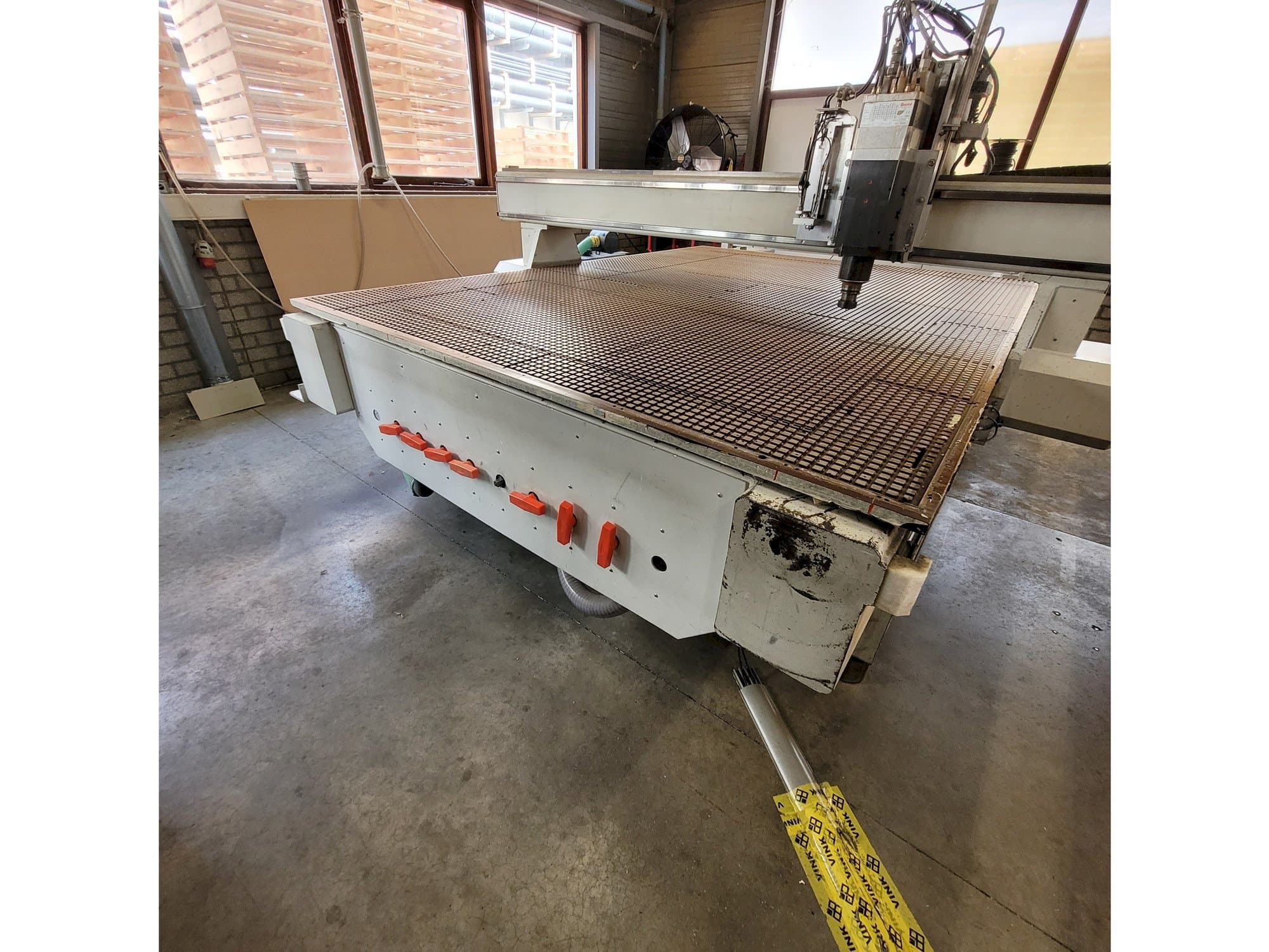 Frontansicht der FLEXICAM Pro 2030 Maschine