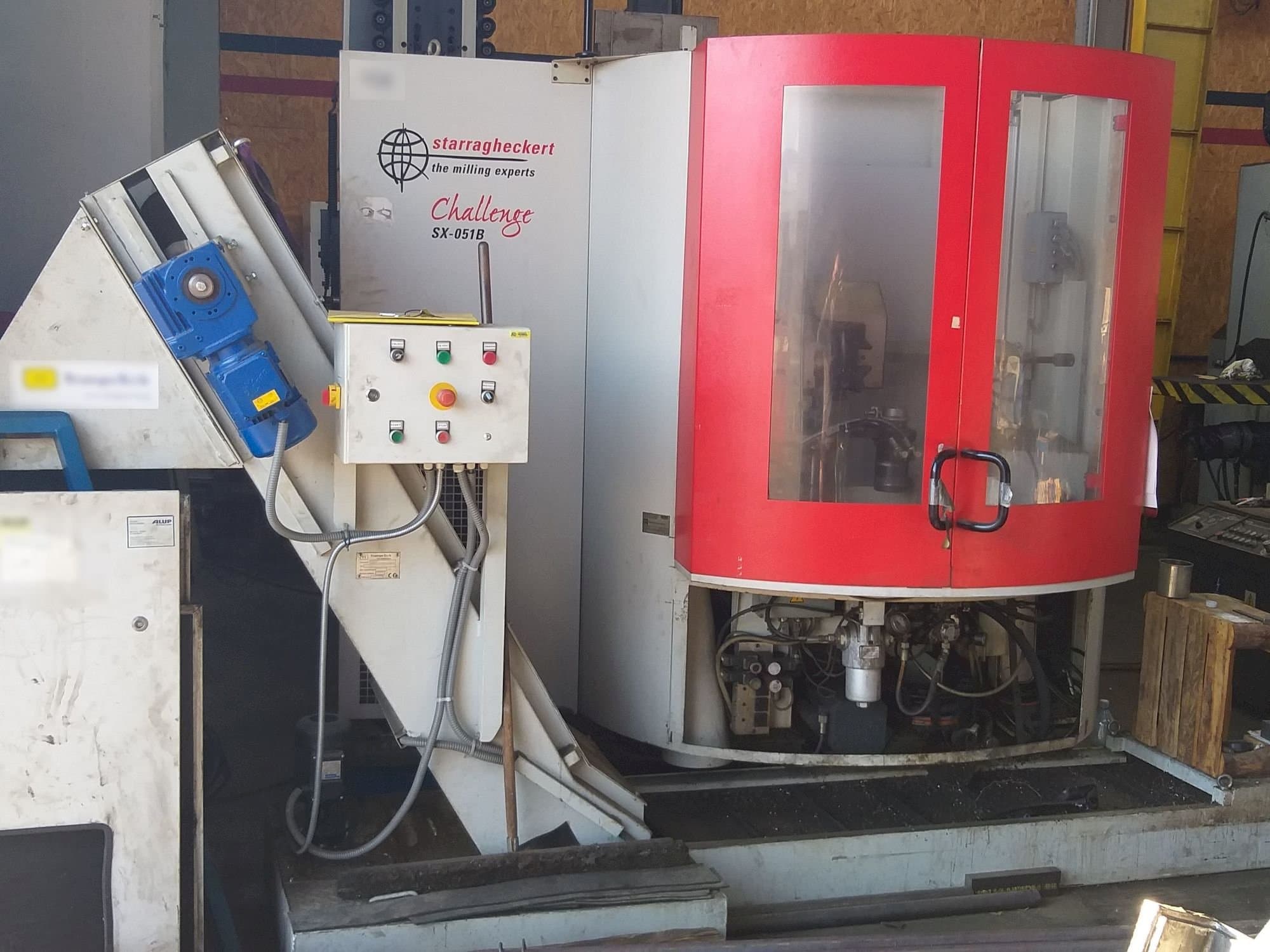 Frontansicht der Starrag SX-051B  Maschine