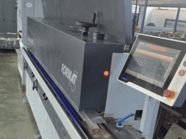 Frontansicht der FELDER Tempora F400 FORMAT4 Maschine