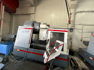 Frontansicht der KOVOSVIT MAS MCV 1270 Maschine