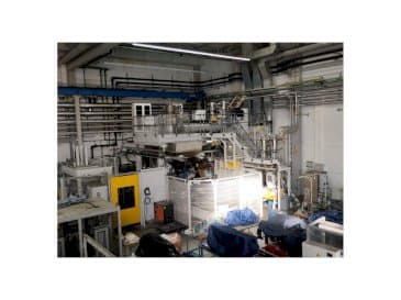Frontansicht der EXTRAPLAST 140to Maschine