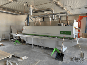 Frontansicht der BIESSE Jade 240  Maschine