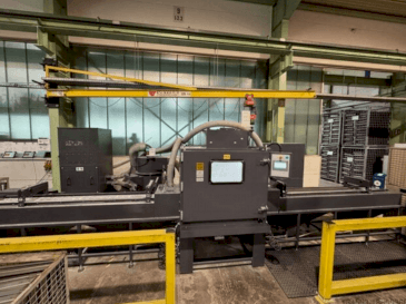 Frontansicht der MHG SMG 160 Maschine