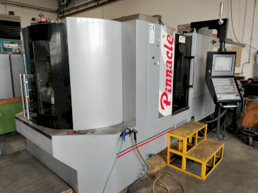 Frontansicht der Pinnacle LH 500B Maschine