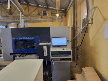 Frontansicht der FELDER FORMAT 4 C-Express Classic Maschine