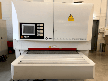 Frontansicht der DMC MASTERBRUSH MB 1350 M4 (2011) Maschine