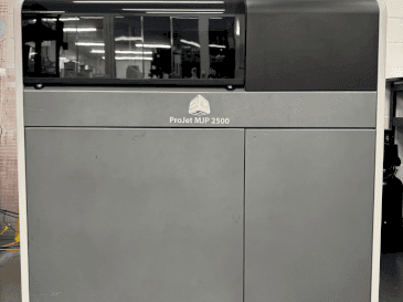 Frontansicht der STEINER Projet MJP 2500 Plus Maschine