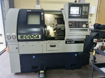 Frontansicht der ECOCA SJ-20 Maschine
