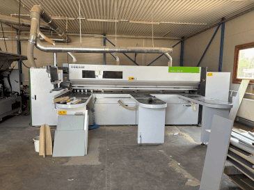 Frontansicht der BIESSE Selco WN 2  Maschine