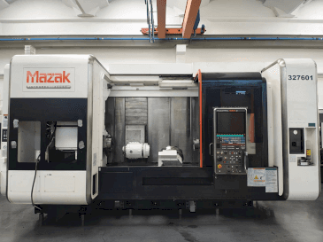 Frontansicht der Mazak Integrex i-400 ST  Maschine
