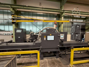 Frontansicht der MHG SMG 160 Maschine