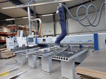Frontansicht der HOLZMA HPP 380 Maschine