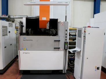 Frontansicht der AgieCharmilles AT SPIRIT 4 C-AXIS  Maschine