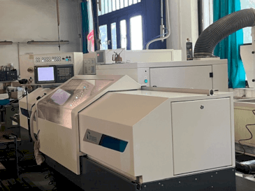 Frontansicht der STUDER Favorit CNC Maschine