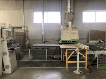 Frontansicht der BIESSE SKIPPER 100  Maschine