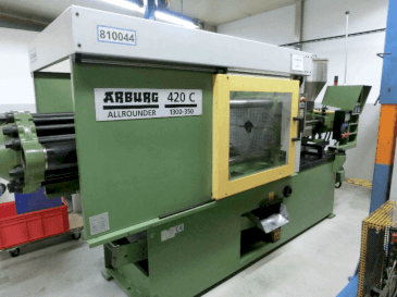 Frontansicht der Arburg Allrounder 420C 1300-350 Maschine