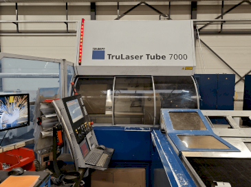 Frontansicht der TRUMPF TruLaser Tube 7000  Maschine