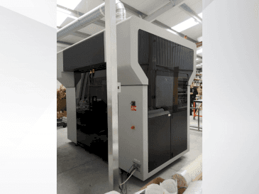 Frontansicht der MASSIVIT 1800 PRO Maschine