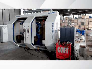 Frontansicht der Yaskawa Motoman ArcWorld  Maschine