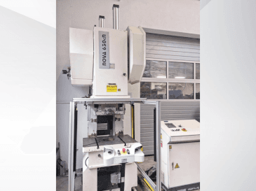 Frontansicht der BEUTLER Nova C630kN Maschine