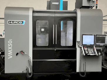 Frontansicht der Hurco VMX50i Maschine